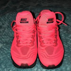 Pre-loved Nike sneakers, 7.5